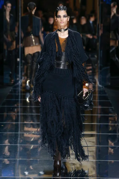 Look 17